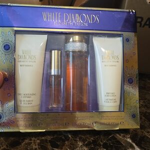 White Diamonds Elizabeth Taylor Fragrance Set